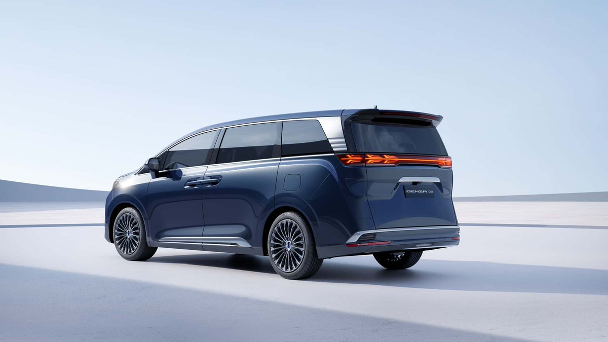 Auto_Revving's tweet image. The Denza D9 is a luxury 7-seater MPV (minivan) from BYD’s offering both fully electric (#BEV) and plug-in hybrid (#DMi) powertrains.

#BYD #Denza #DenzaD9 #Newcars #EV