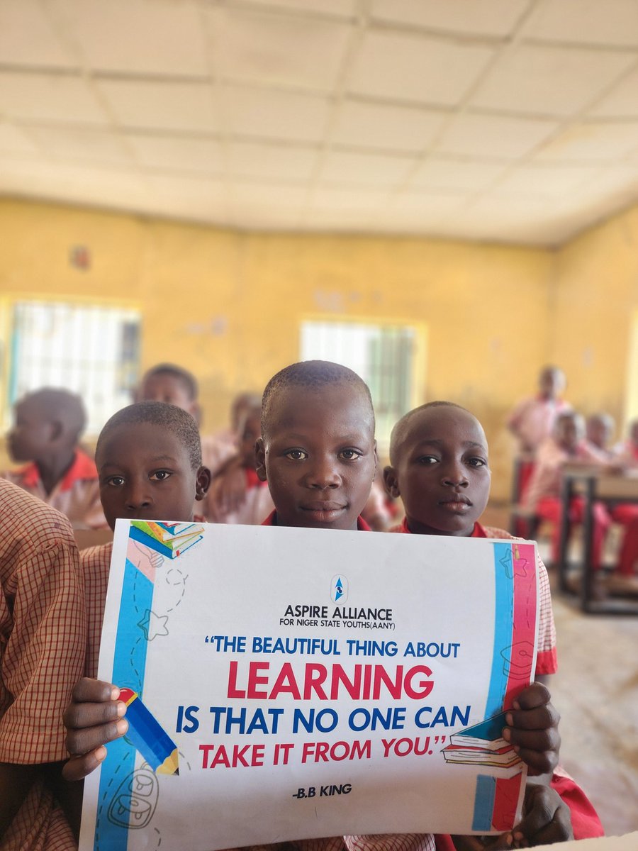 ANOTHER DAY... ANOTHER SCHOOL

Aspire Alliance is focused on improving school participation and reducing the number of out-of-school children. 

To further this noble cause, today, we provided educational materials and learning tools to hundreds of pupils across 6 classes in
