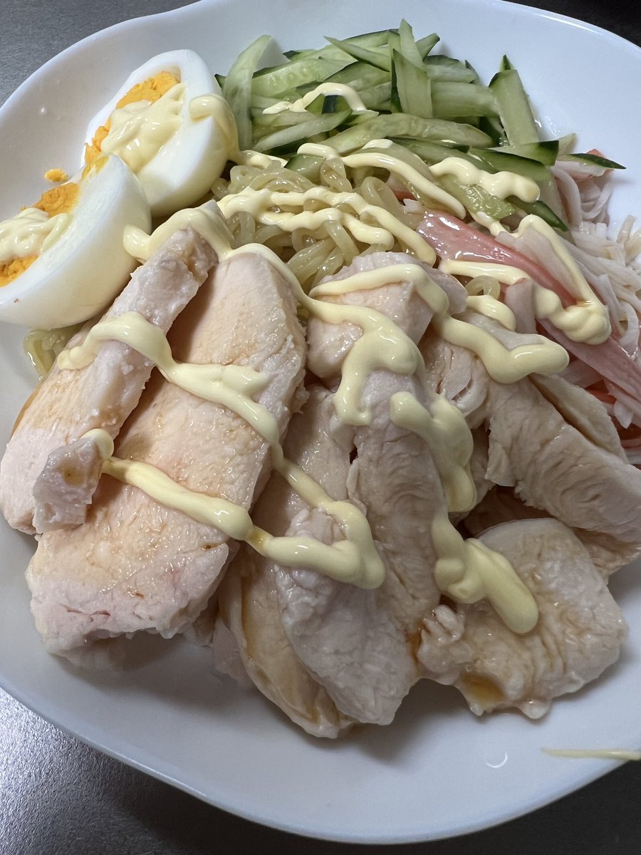 ゆーべーのクローン tweet media