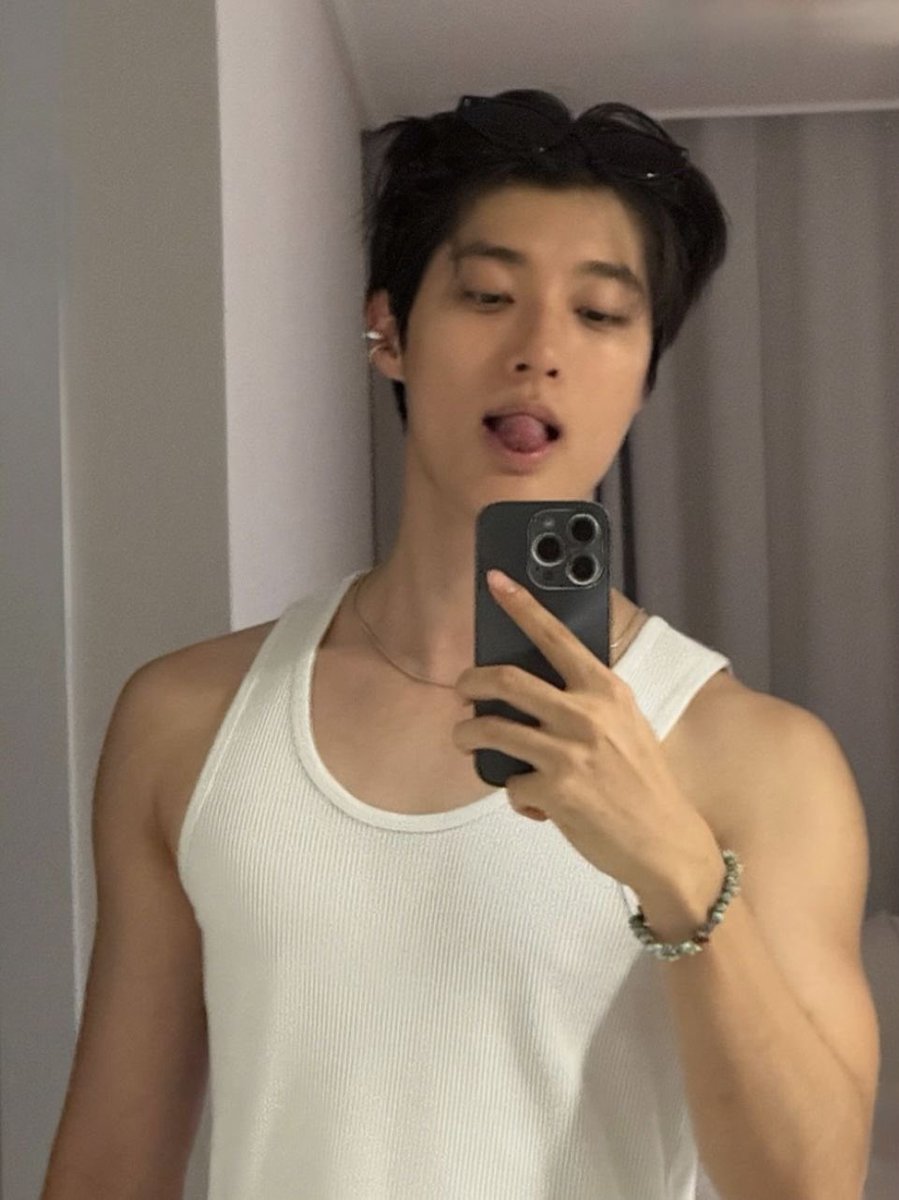 𝐹𝒶𝓇𝒶𝒽 ♡ tweet media