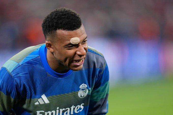 أرقام مفاجئة من كيليان مبابي في الأدوار الحاسمة! كيليان مبابي في دوري أبطال أوروبا من نصف النهائي وما بعده: هدف واحد. 7 مباريات. معدل 0.14 هدف لكل مباراة. المصدر: PopFoot 