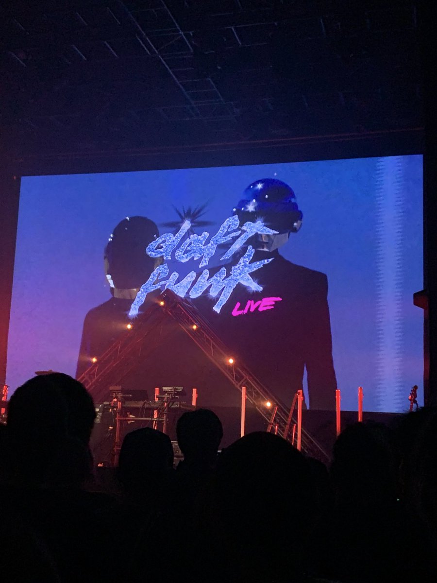 wood_dorr's tweet photo. #daftfunklive 天啊聽到one more time的時候���點成哭出來，大家都在合唱 https://t.co/hqZETudfyP