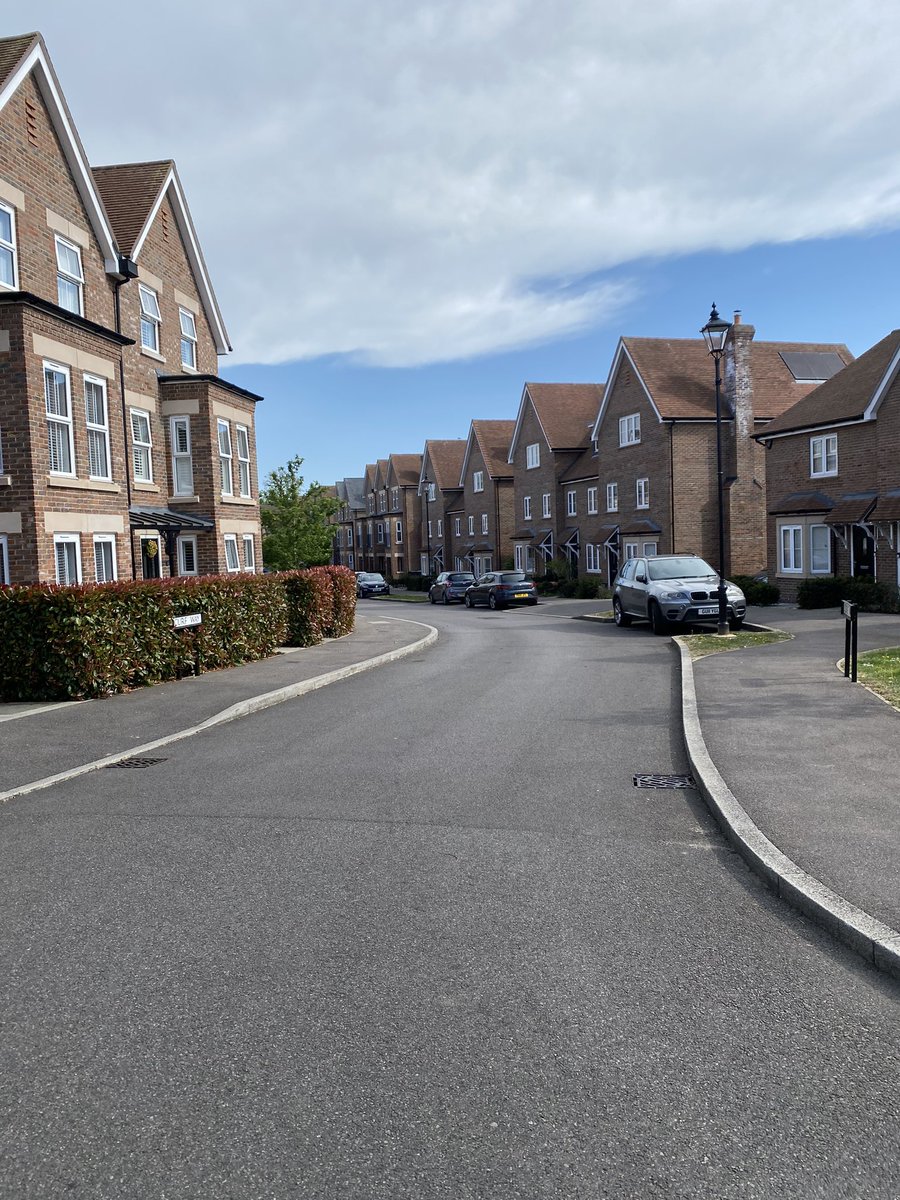 ReformMatt2000's tweet photo. Out leafleting in Burgess Hill. Helping the candidate @ArchieSheail with putting leaflets through letterboxes. Let’s turn Burgess Hill Reform➡️🇬🇧 #VoteReform #GetStarmer https://t.co/sxo0OrTFPR