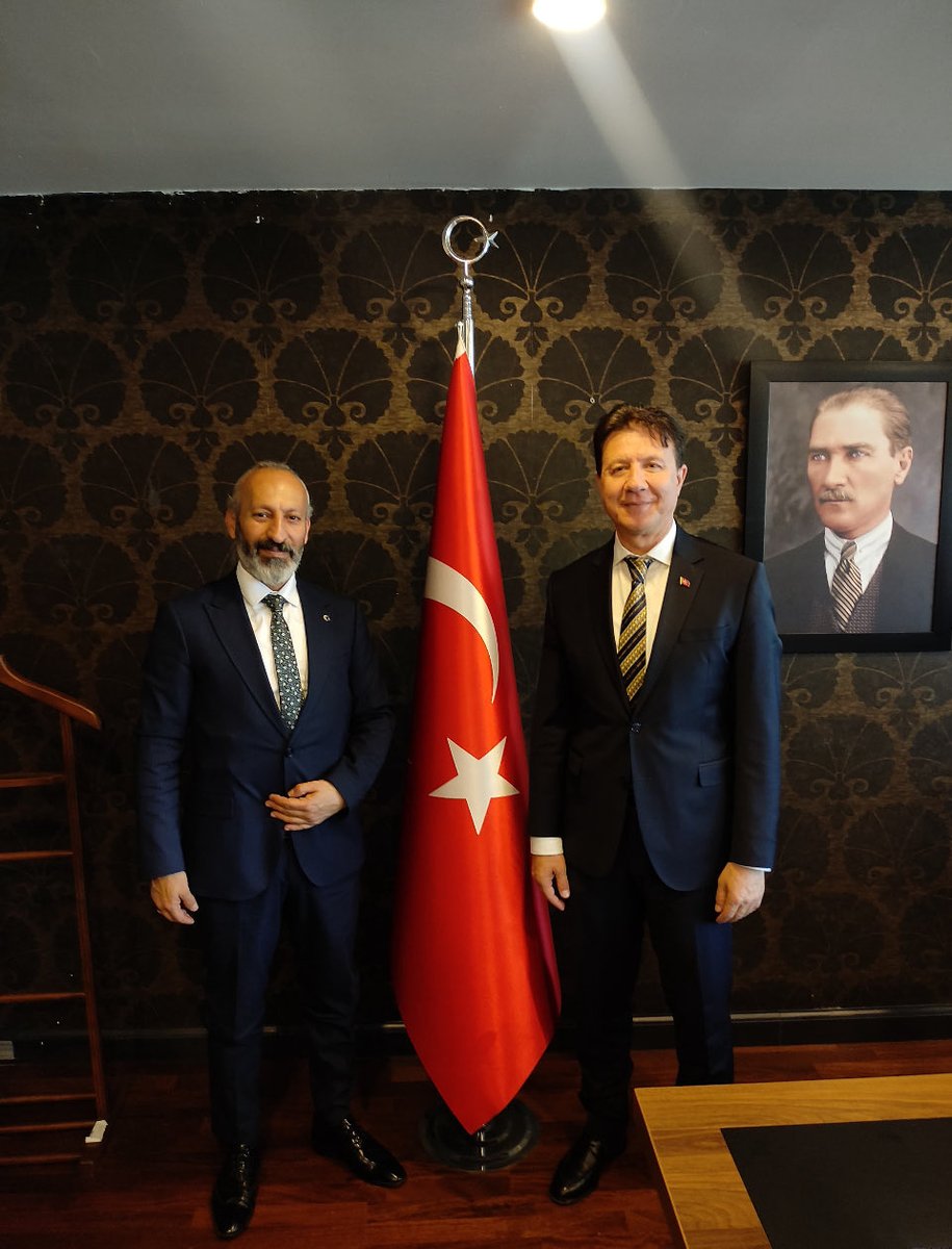 vankuresunniler's tweet photo. Dernek Başkanımız Bilal YÜCEBAŞ İç işleri Bakanlığı Özel Kalem Müdürlüğü görevinin ardından, Turizm Bakanlığı Yönetim Hizmetleri Daire başkanlığı görevine atanan Özbey TAN beyefendiyi makamında ziyaret ederek yeni görevlerinde başarılar dilediler. https://t.co/UIGDr2hVE9
