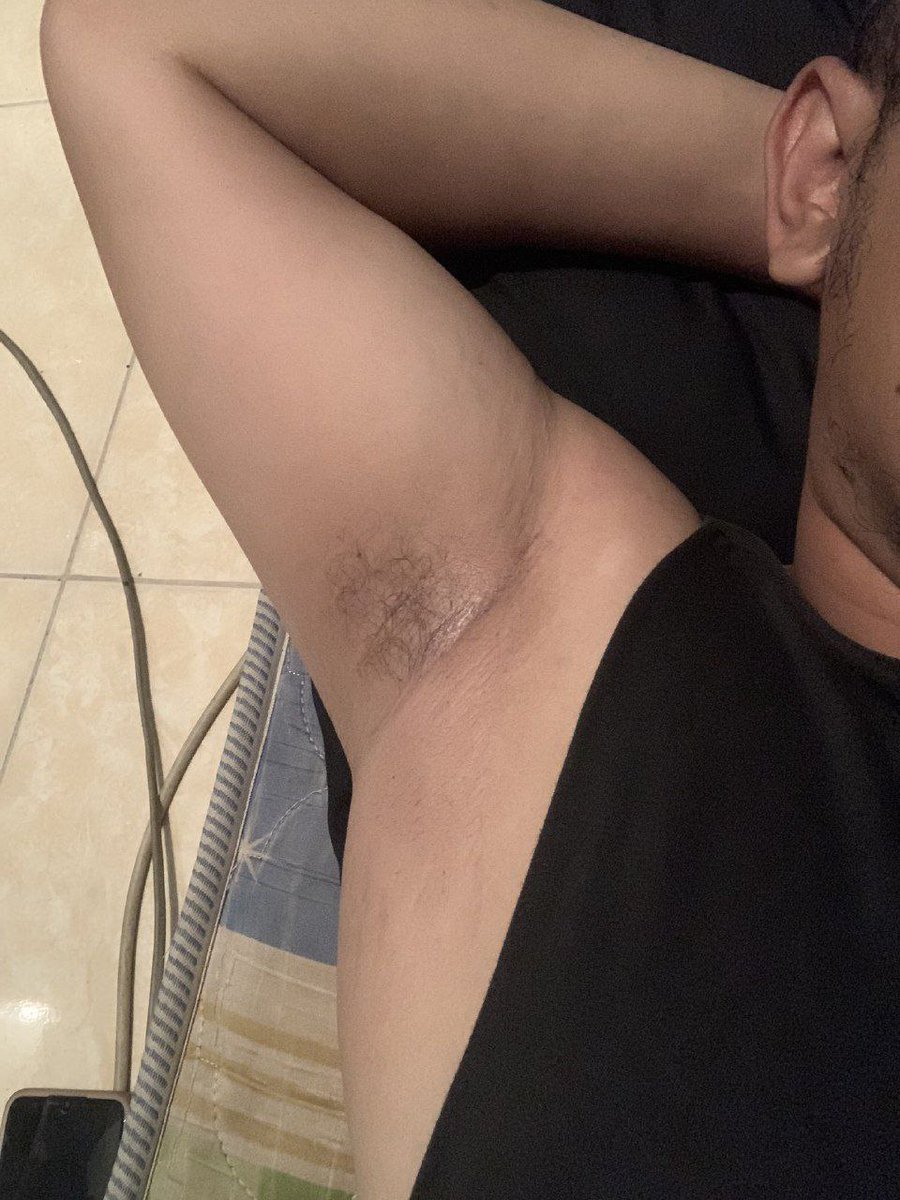 askdepeau's tweet photo. Ada yg mau cium ketek gua? https://t.co/dJKRdXSuwS