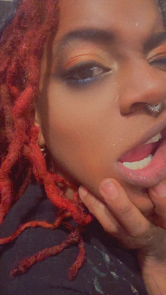 92sturdy's tweet image. CEO I’m Savy 💅👩🏽‍🎨  im so Official all I need is a Whistle 🌟 #theartist #fypage #lookoftheday #imgoingin #makeupinspo