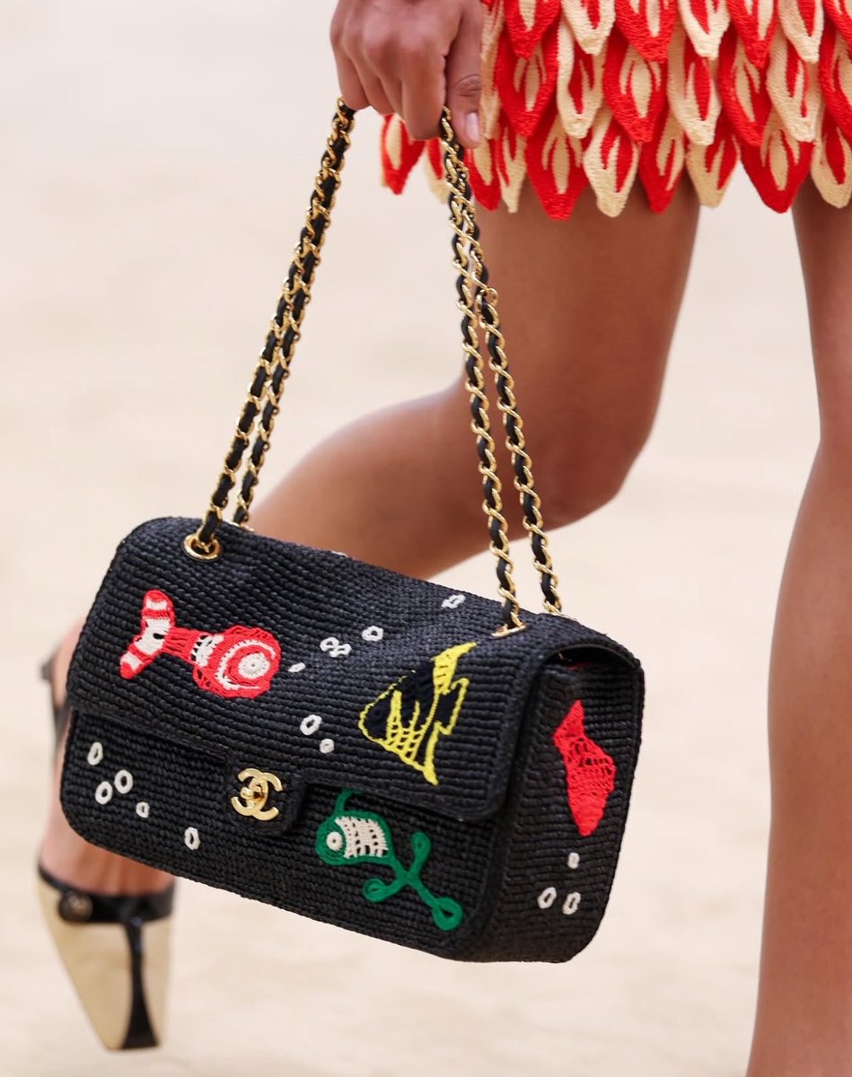 Outlander Magazine tweet media