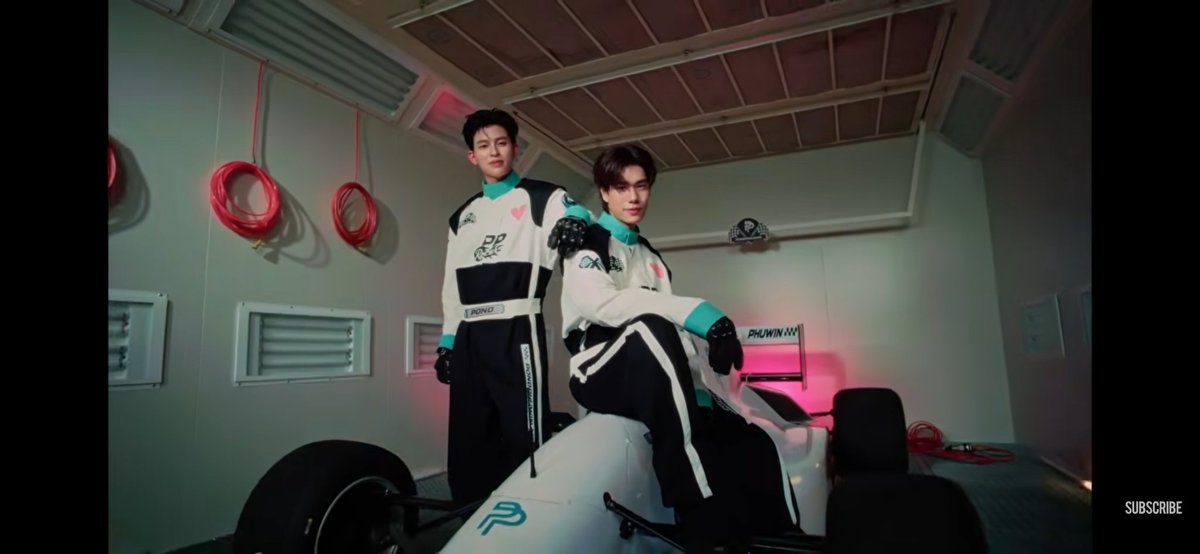 duenpat's tweet photo. อยากดูแล้วอ่ะ lol 2026 ปีนี้จะร้องเพลงรักด้วยกันอีกไหม ต้องเปิดคลิปเก่าเมื่อปีที่แล้ววนไปก่อน ให้หายคิดถึง 😘 https://t.co/09Kr2x82JQ