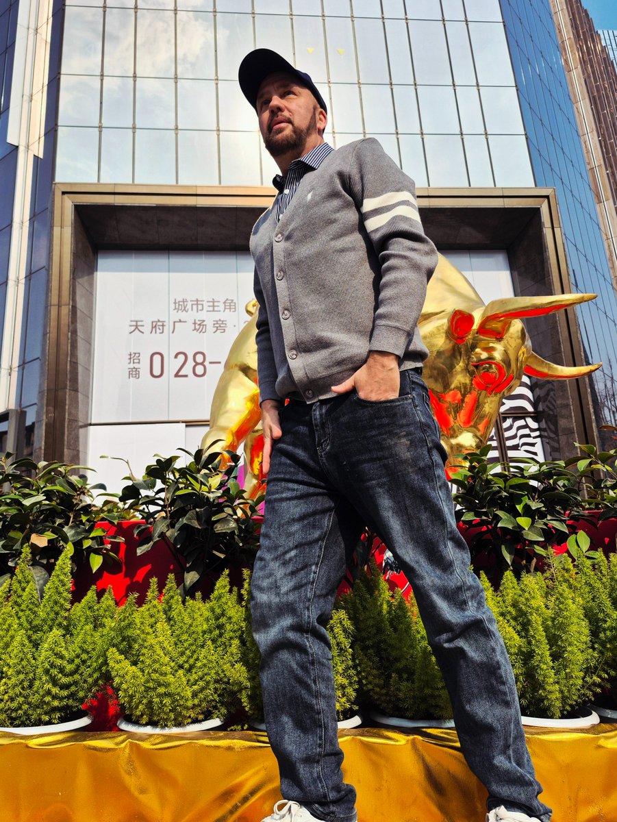 TonyMovedToChina tweet media