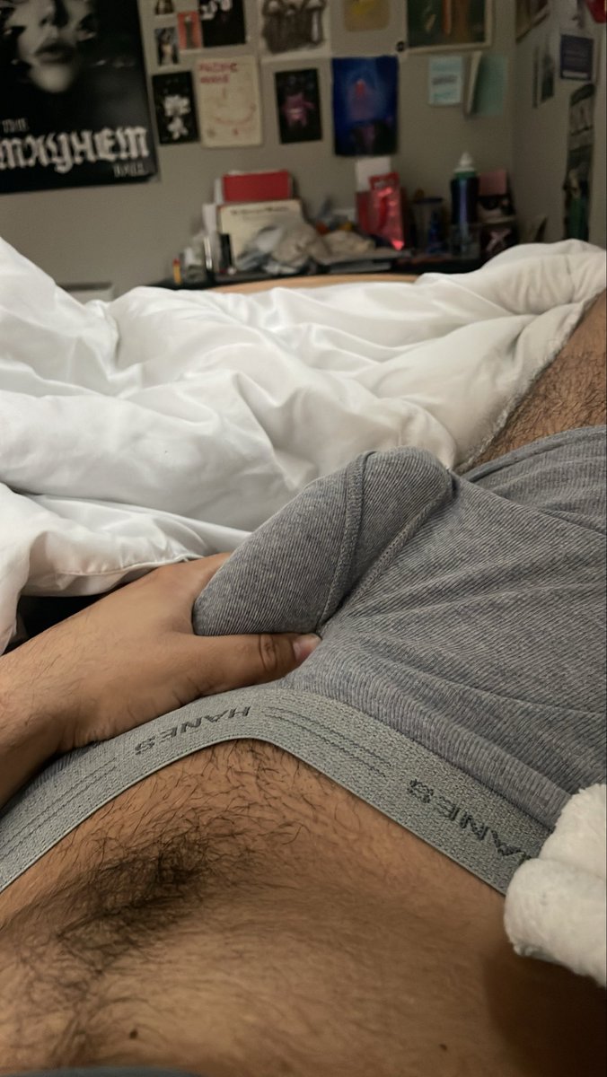college slut tweet media