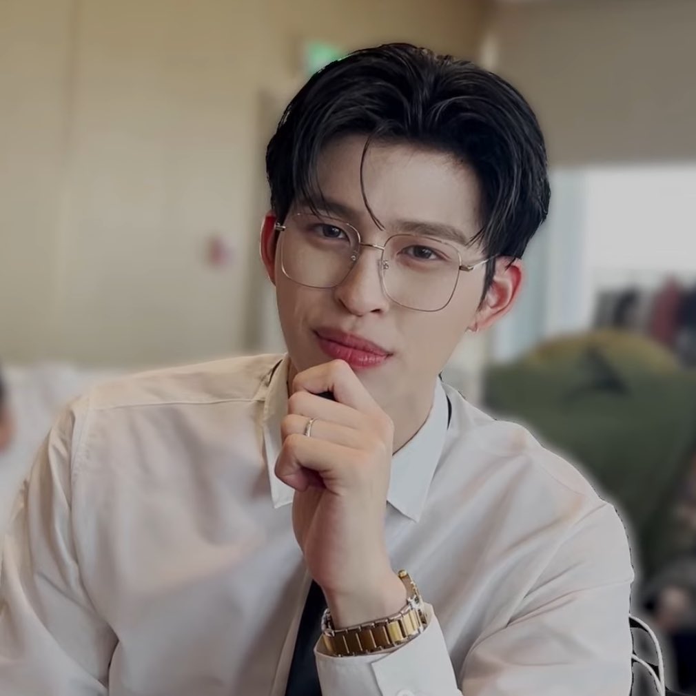 Chew ☾ tweet media