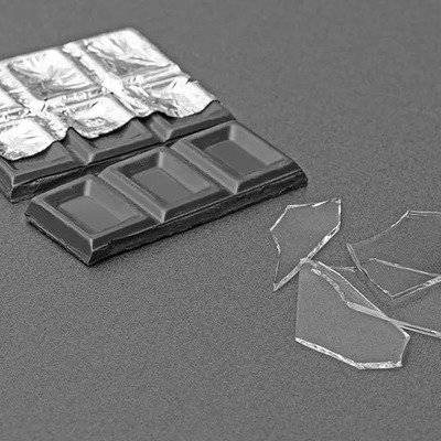 core77's tweet image. Proof that inspiration can come from anywhere. We take it for granted that chocolate bars are molded into segments, so that we can cleanly break off a portion. It's unknown who, precisely, came… core77.com/posts/143914/S… #Innovation #Design #UXDesign #Inspiration #HistoryOfDesign