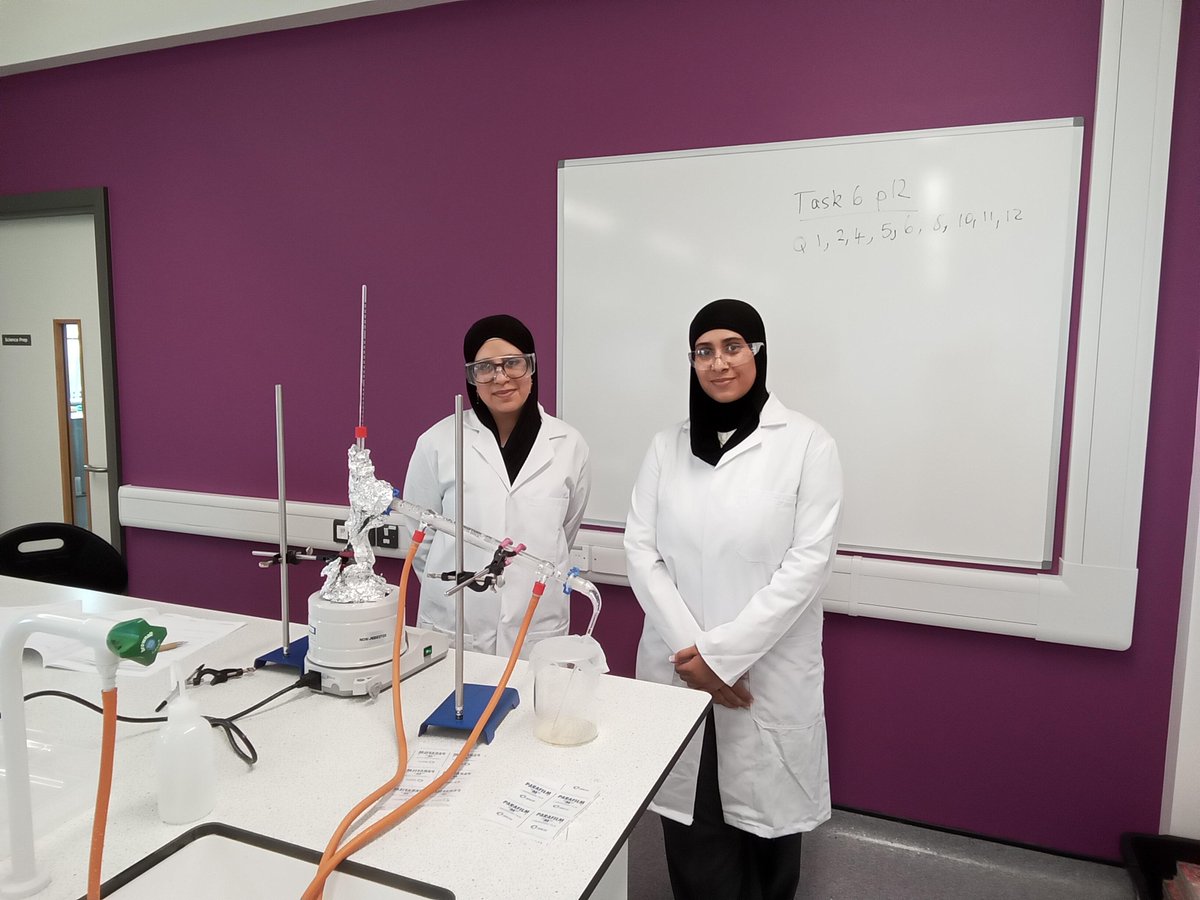 AstreaAcadSheff's tweet image. Our year 12 chemists have been learning organic chemistry synthesis techniques in preparation for their required practical next week which they will need to plan and conduct this experiment successfully in order to make their target molecule. #AAScommunity #scholarship #sixthform