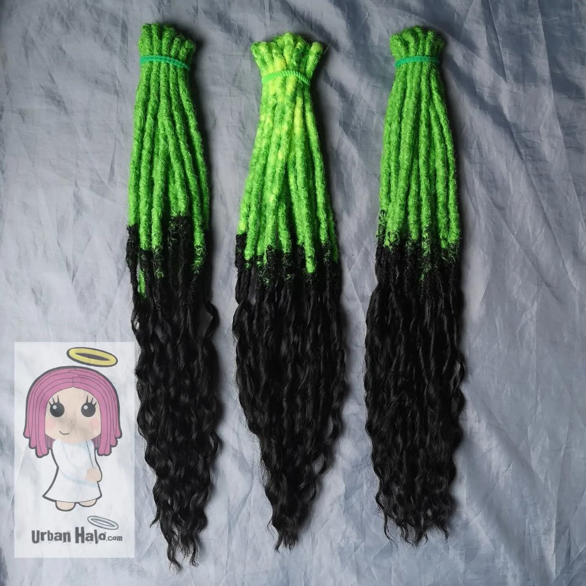 Urban_Halo's tweet image. I'd love to get some more bright and UV coloured #dreadlocks orders on the go for the summer!

Please enjoy these lime &amp;amp; green to black #wavydreads &amp;amp; send me your ideas, I need some cheering up! 😇💚💛🖤

#urbanhalouk #dreads #locs #festivaldreads #greenhair
