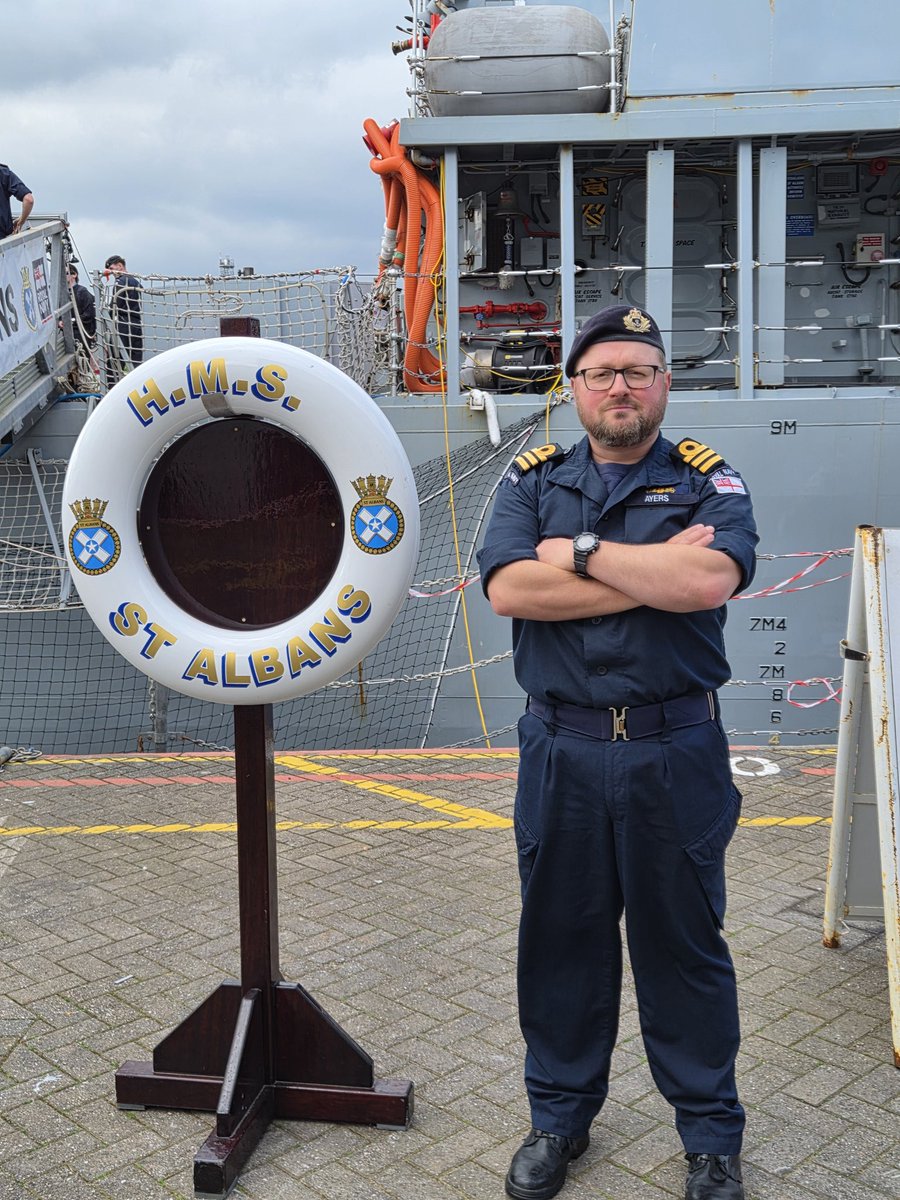 HMSStAlbans's tweet photo. Devonport based HMS ST ALBANS welcomes Cdr Oli Ayers RN as their new Commanding Officer as the ship continues it's regeneration and preparations for its next OP CETO and bids Cdr Matthew Teare RN Fair Winds and following Seas
 @HMNBDevonport @RoyalNavy @HMSStAlbans @F83 https://t.co/GqtN96IVjn