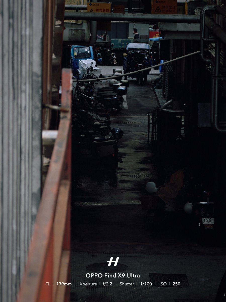 Frankforphones's tweet image. Rather liking this mastemode setup vs Xiaomi 17 Ultra Leica Edition Fastshot even 😎

#oppofindx9ultra @oppo @OPPOIndia @OPPOJapan
#streetphotography #shotonsnapdragon