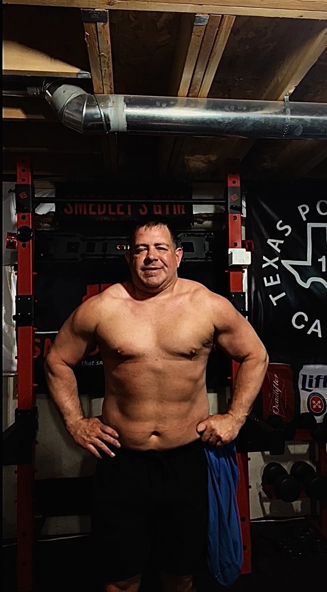 TSmedley's tweet photo. @asparagoid @SS_strength made me fat too. https://t.co/QjCnAh3RWW