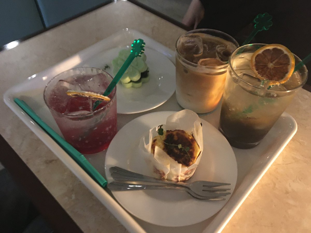 _cherry_on_'s tweet photo. 📍문래 행운다방 

공간 분위기도 좋고 너무 예쁜데
정말 초미니 바치케를 보고 놀라고 화장실을 보고 한번 더 놀란 카페••• https://t.co/qN23OLNH1f