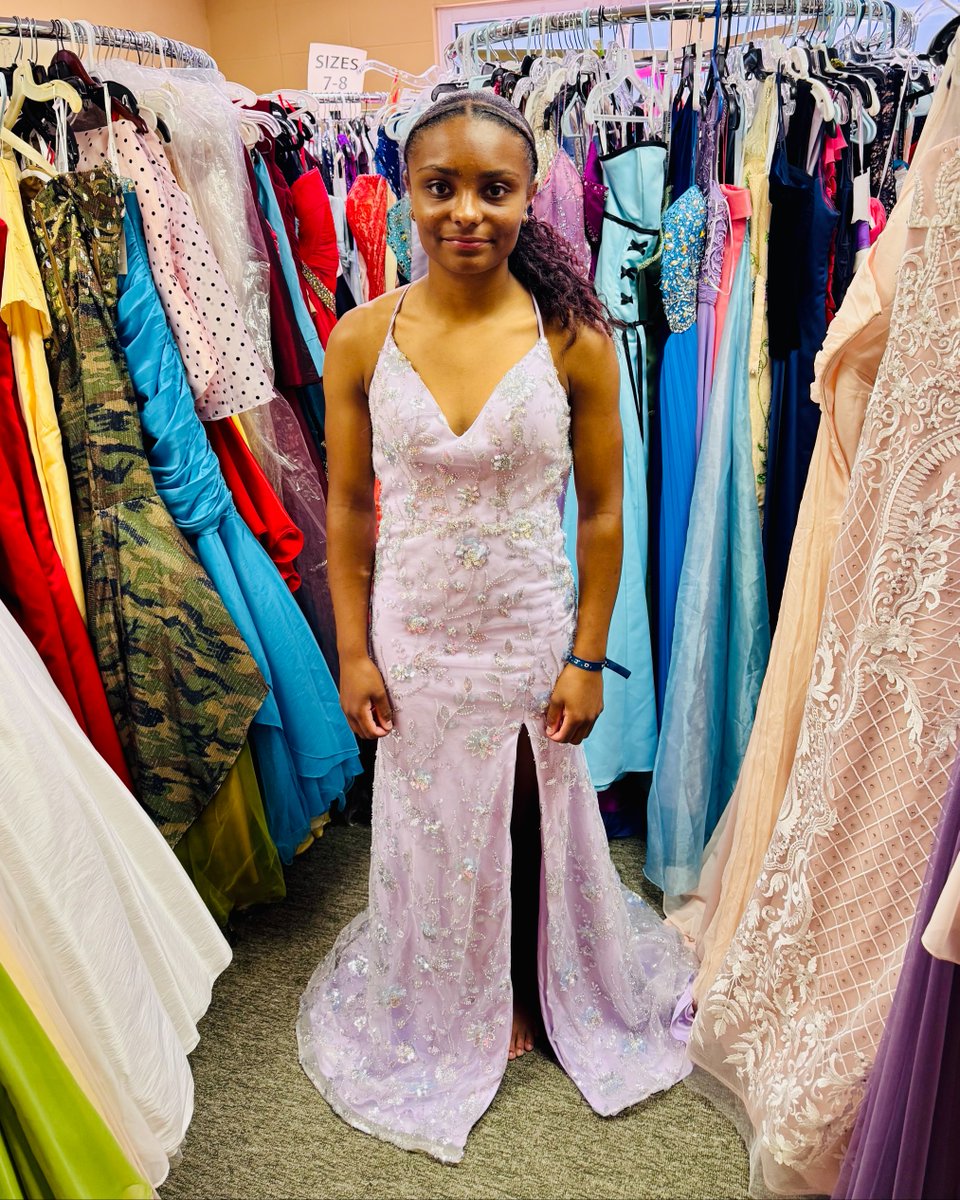 z96fwb's tweet photo. Alyssa said YES to her prom dress, and YOU can too🤩 Our Z96 Prom Dress Campaign has over 100 prom dresses in every size, style and color FREE for students who need a prom dress👗Give us a call at 850-243-2323 or you can talk to your school guidance counselor🫶 #Z96 https://t.co/jbdvTm1HfJ
