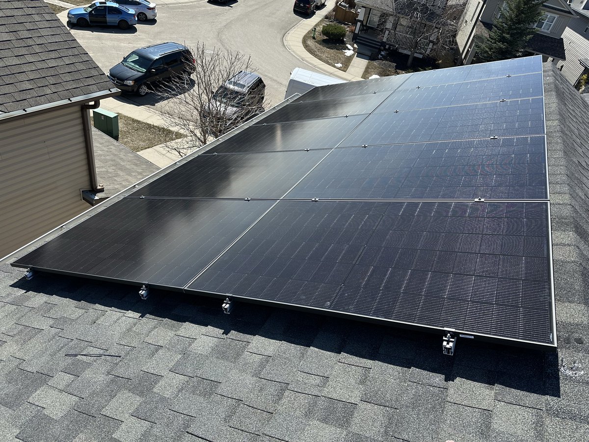 Northern_PWR's tweet photo. Another home powered up and another family investing in their future ☀️
#NorthernPWR #SolarSavings #GoSolar https://t.co/B1VuCNLiXN