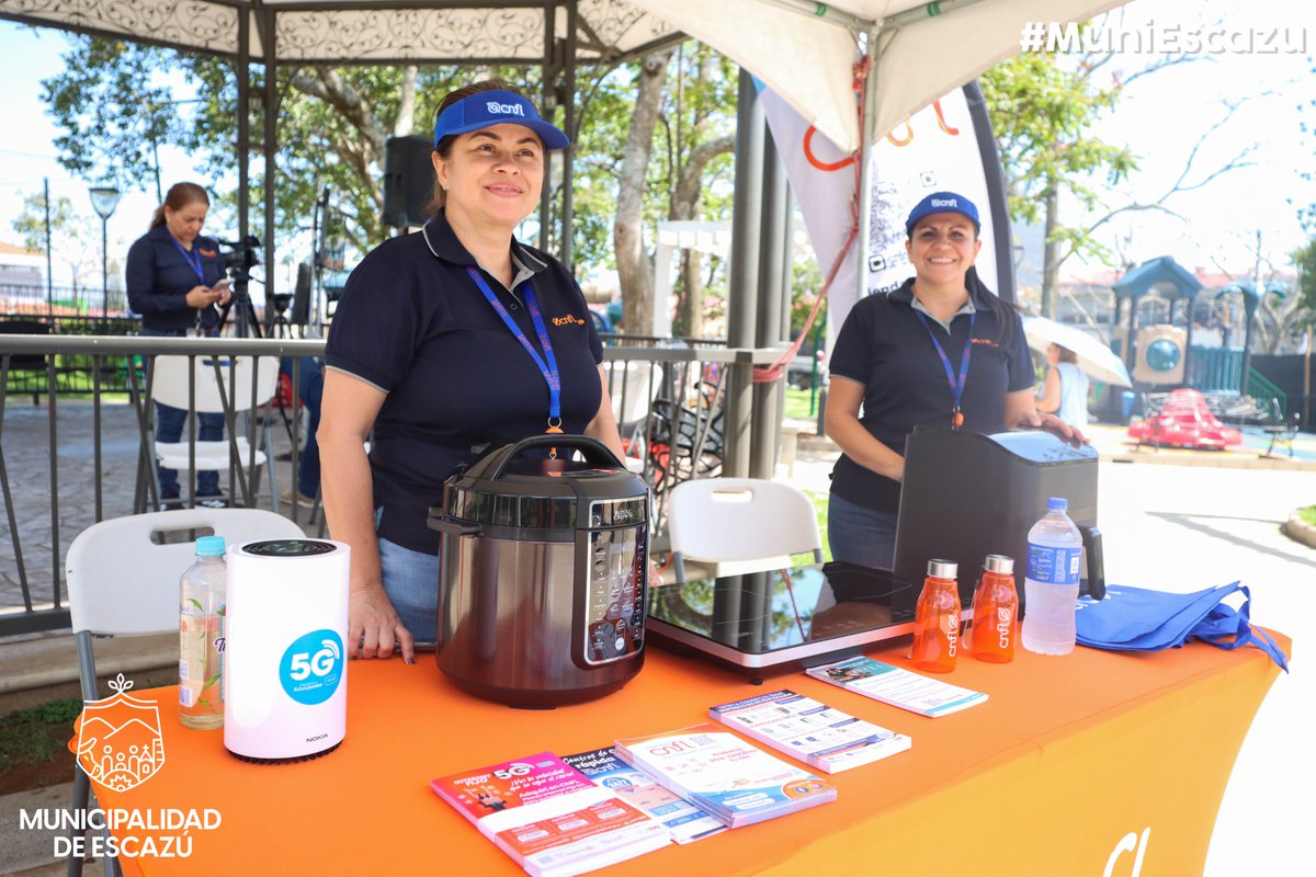 MEscazu's tweet photo. Hoy la Compañía Nacional de Fuerza y Luz (CNFL), nos acompaña con su Podcast en vivo a las 10:00 am y toldos informativos ubicados en el Parque Central de Escazú. 💡💙🤍

#MuniEscazu #CNFL #Municipalidad #Escazu https://t.co/pYC2FexXoS
