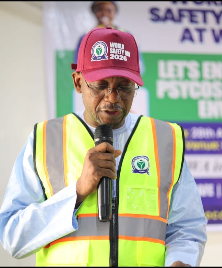 WaterwaysNG's tweet photo. NIWA PRIORITIZES STAFF SAFETY AT WORK- UMAR YUSUF GEREI
The Acting Managing Director/CEO of National Inland Waterways Authority (NIWA) Umar yusuf Girei Said the Authority prioritizes staff safety to improve their working environment. https://t.co/xAy7f0jg0J