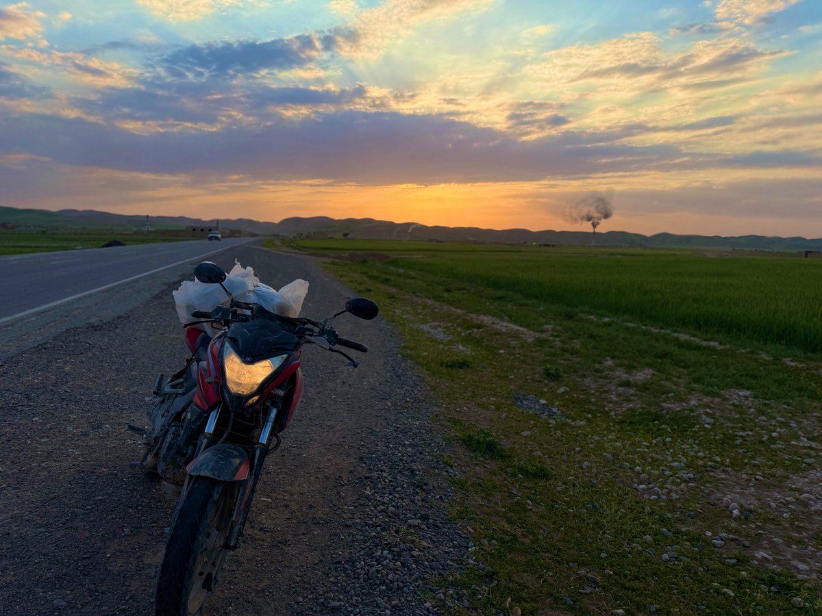yousafakhtar72's tweet photo. Today I decided: no photos, just the ride but before entering Maimana, I caught a beautiful sunset in my rearview mirror, so I stopped for a while to take it in.
#Afghanistan #NorthernRoute https://t.co/3pGgYPWGEL