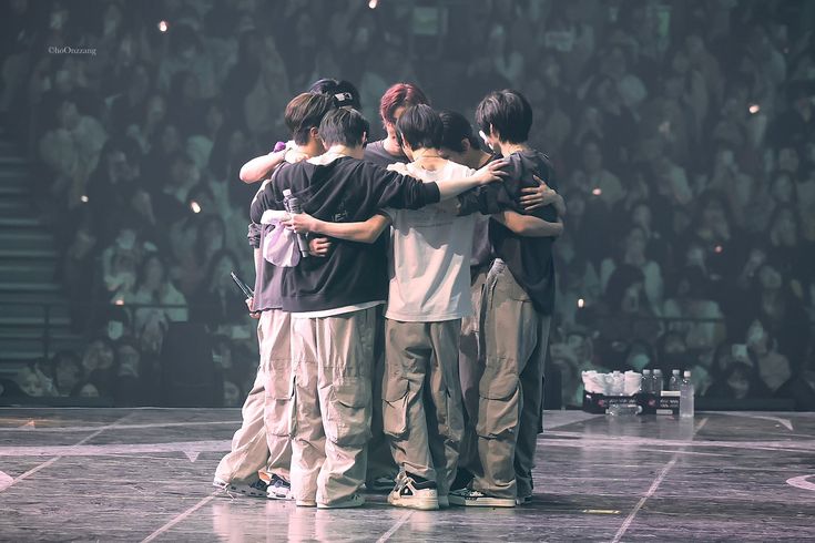 𑣲 jenlin⁷ | ENHYPEN IS 7 tweet media