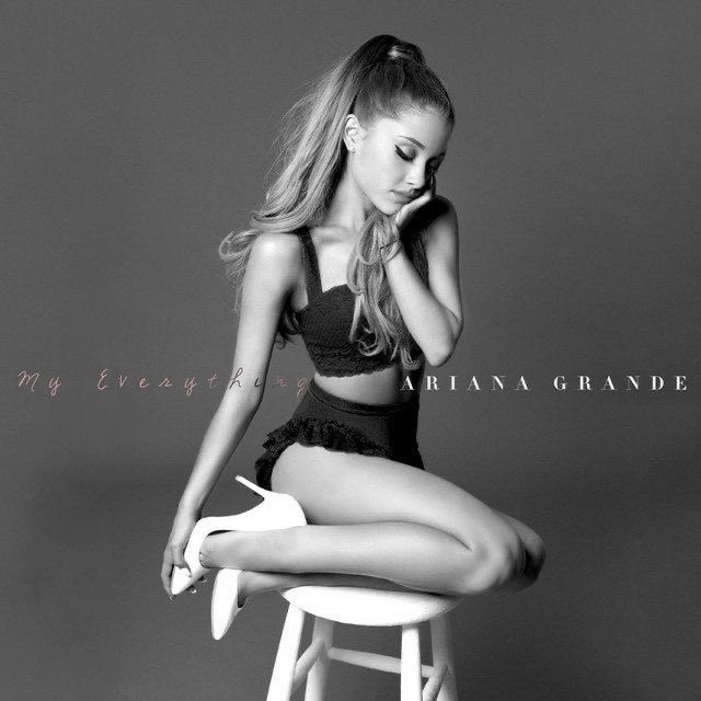 Se a capa é em preto em branco já sabemos que é HIT

PETAL IS COMING
ARIANA GRANDE IS COMING