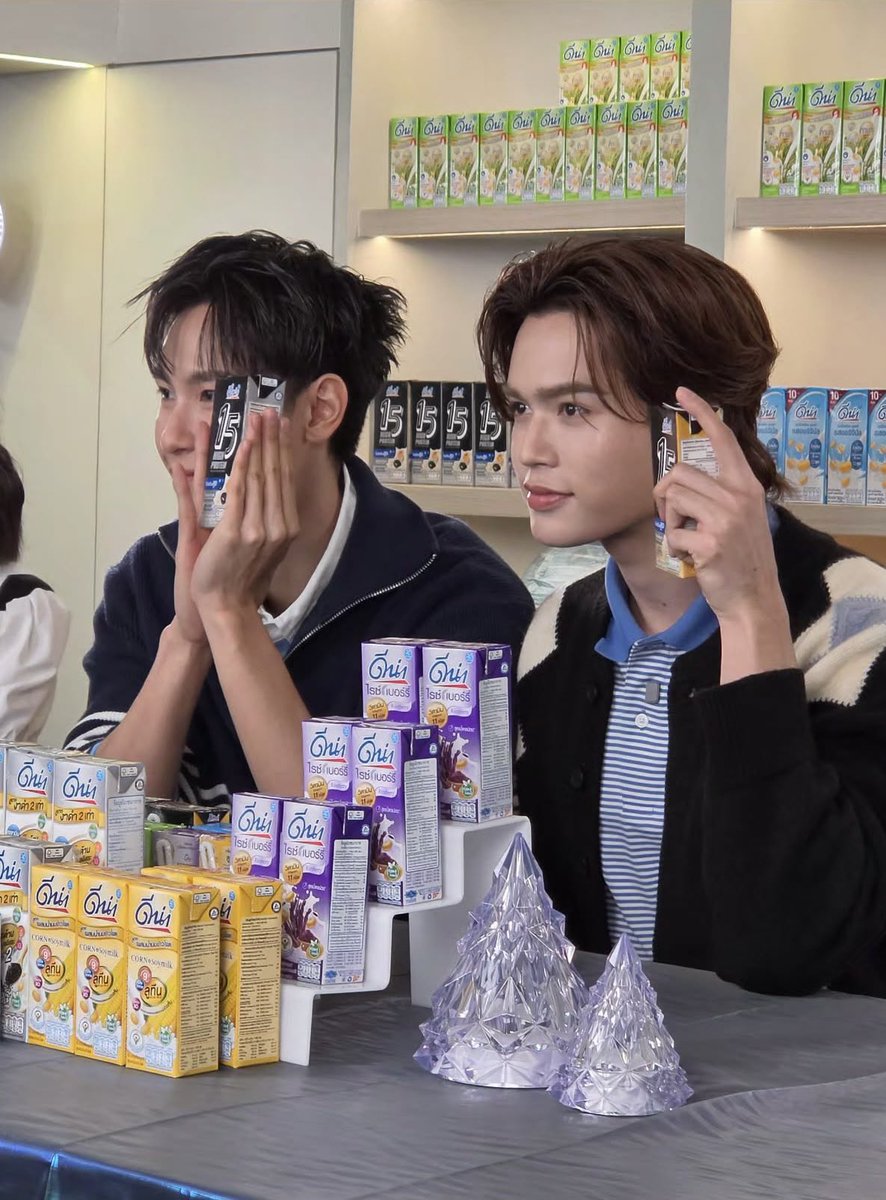 Thej_Juniors's tweet image. [28/04/26] yuyui IGs

JUNIORMARK LIVE WITH DNA

#ดีน่าxจูเนียร์มาร์ค
#DNAxJuniorMark

#Junniorrs #จูเนียร์ปณชัย
#JunniorrsUpdate