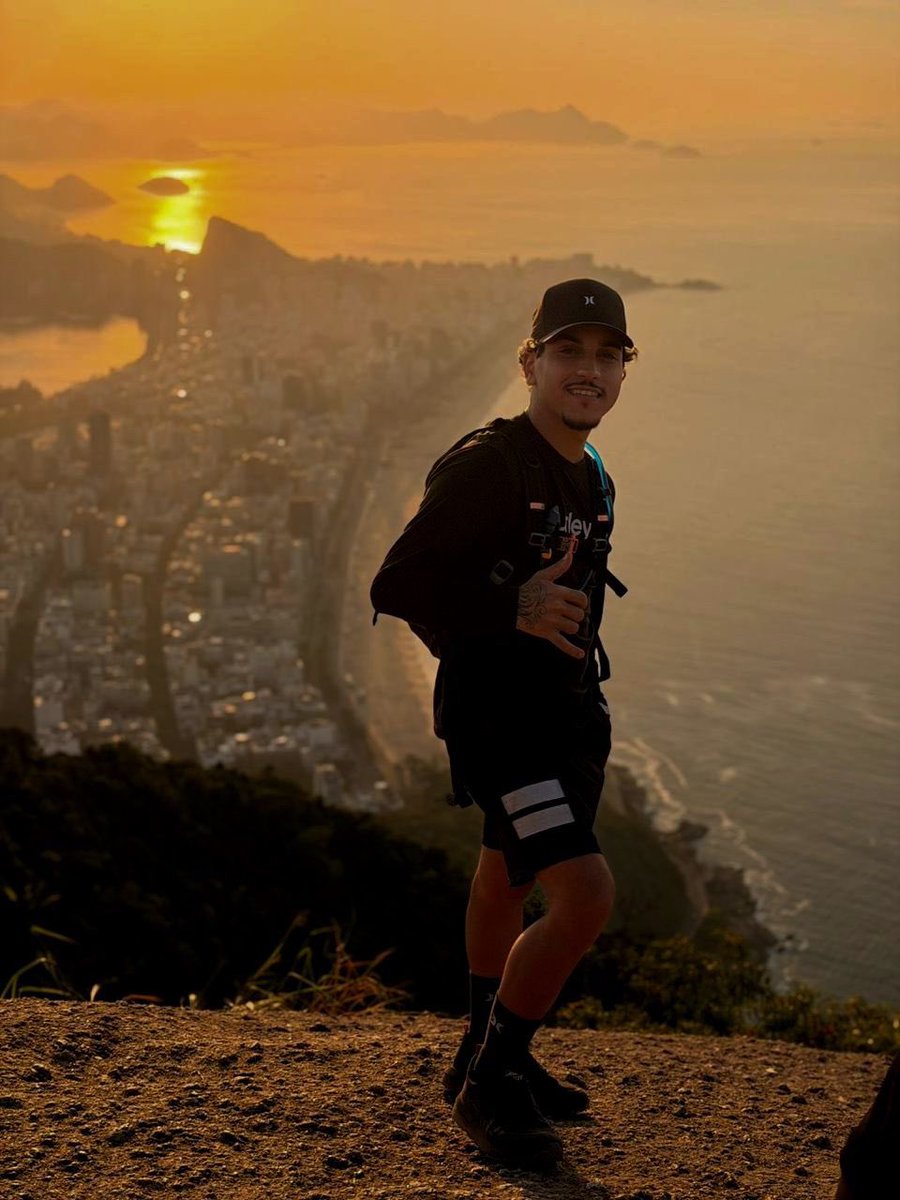 MenorVtt2's tweet photo. A felicidade não espera suas crises 🧗🏼 https://t.co/4kC3Av56S3