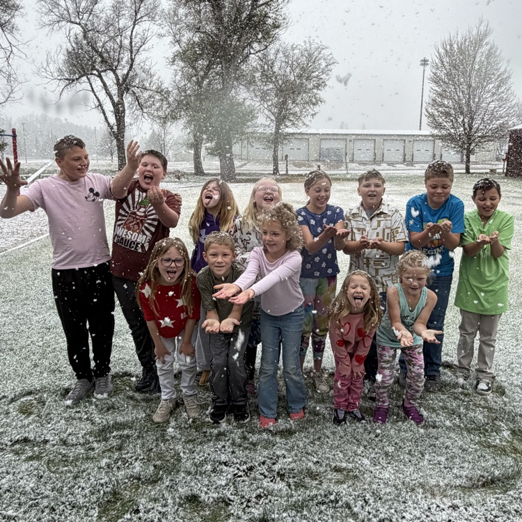 MCSTryon's tweet photo. Taking time to enjoy the innocence of youth and beautiful Mother Nature at Tryon Elementary https://t.co/mShVtG4zL8