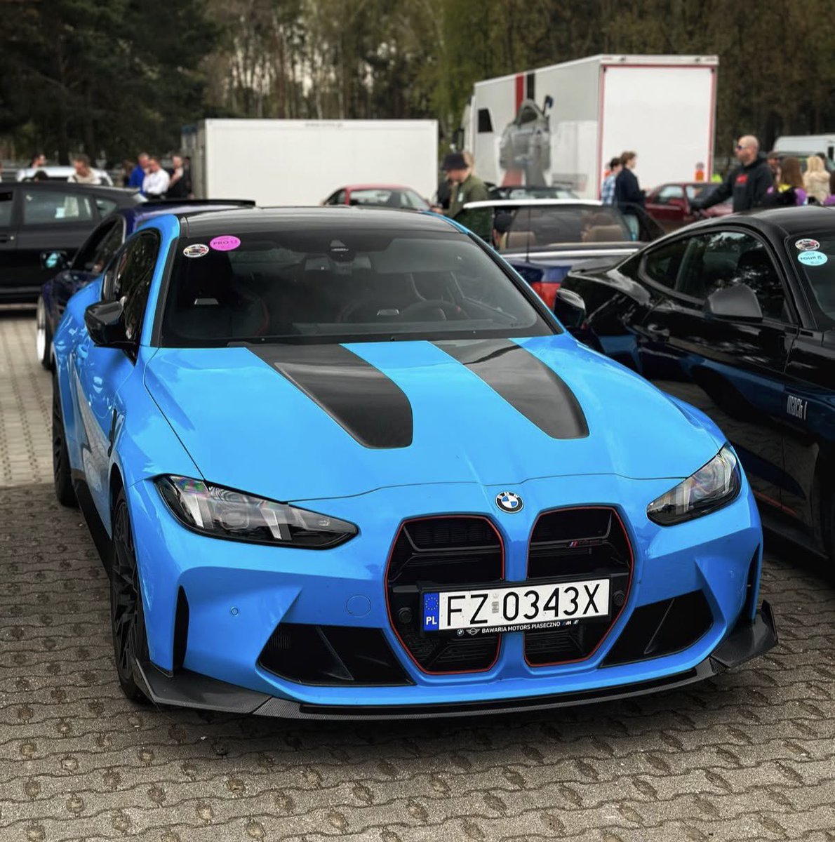 Car Pxrn tweet media