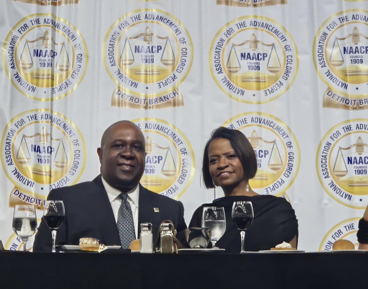 ficonnected's tweet image. We were honored to attend the @DETROITNAACP's 71st #FightForFreedomFundDinner, where leaders advancing #equity &amp;amp; justice gathered! 

Proud to see President Dimitrius Hutcherson, Rev. Dr. Wendell Anthony, &amp;amp; Mayor Mary Sheffield recognized for their impact. 

#Ficonnected 
#bank