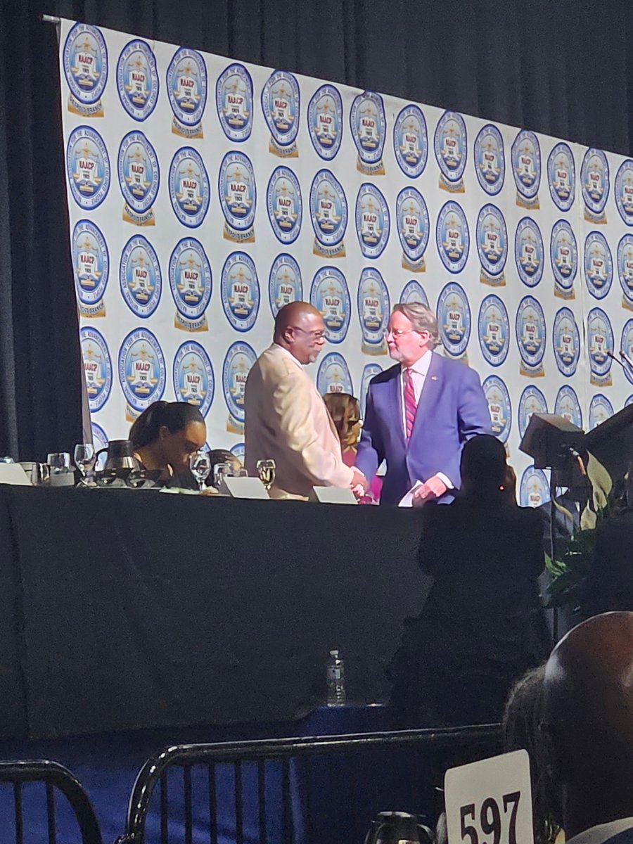 ficonnected's tweet image. We were honored to attend the @DETROITNAACP's 71st #FightForFreedomFundDinner, where leaders advancing #equity &amp;amp; justice gathered! 

Proud to see President Dimitrius Hutcherson, Rev. Dr. Wendell Anthony, &amp;amp; Mayor Mary Sheffield recognized for their impact. 

#Ficonnected 
#bank