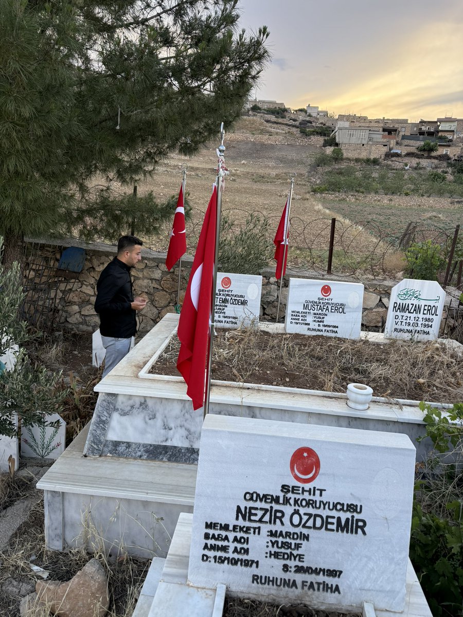 28.04.1997 tarihinde Şehit olan; Aziz Şehitlerimiz 
ŞEHİT  MEHMET CAN
ŞEHİT İBRAHİM ÇAKIR 
ŞEHİT ALİ VERİM
ŞEHİT YUSUF GEÇER
 ve 
ŞEHİT NEZİR ÖZDEMİR sene-i devriyesinde rahmet,minnet ve saygıyla anıyoruz.

<a href="/Mardin_Valiligi/">Mardin Valiliği</a> 
<a href="/TC_icisleri/">T.C. İçişleri Bakanlığı</a> 
<a href="/tuncay_akkoyun/">Tuncay Akkoyun</a> 
<a href="/mustafaciftcitr/">Mustafa ÇİFTÇİ</a>