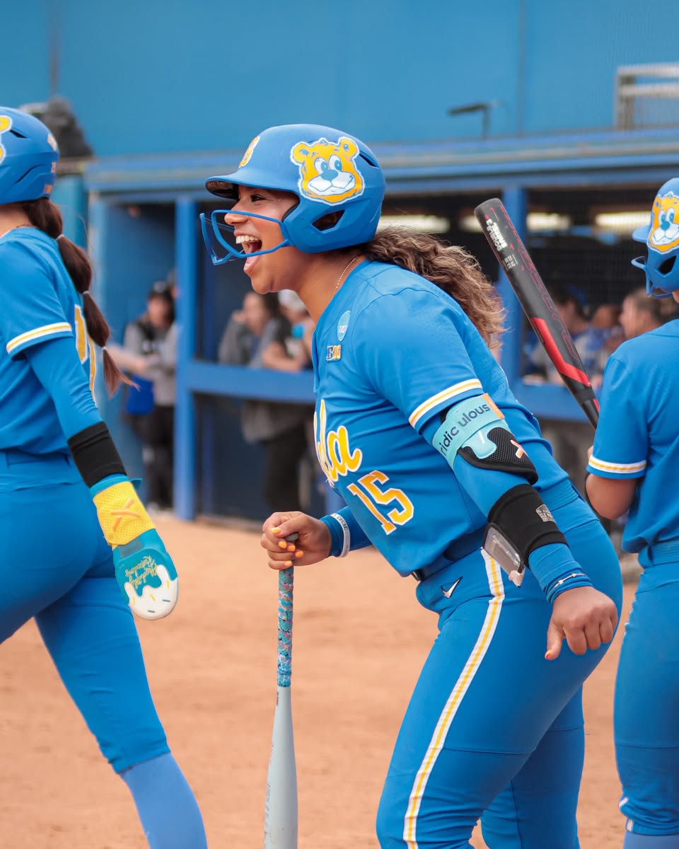 Sydney_Supple's tweet image. Jordan Woolery is on track to be the first player ever NCAA Division I history with a batting average of .500+, 30+ home runs and 100+ RBIs. 

Woolery currently: .510 avg / 31 HRs / 102 RBIs

The closest to it was in 1995, Arizona's Laura Espinoza recorded 37 HRs, 128 RBIs and a
