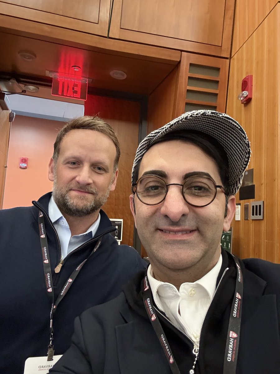 PayamKashiMD's tweet photo. Finally met my online friend and colleague IRL — and we’re doing it in style: The Surgical Leadership Program @harvardmed together. @ElliotServaisMD @me4_so @SurgicalExcel @SLSorg @HMSinnovation https://t.co/Q1NCLfhCwp