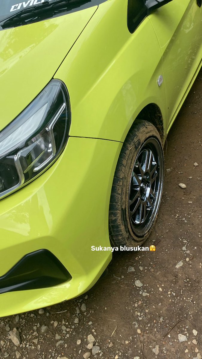 Hello_BigDick's tweet photo. Lemonade💚 https://t.co/mkozKuq7D7
