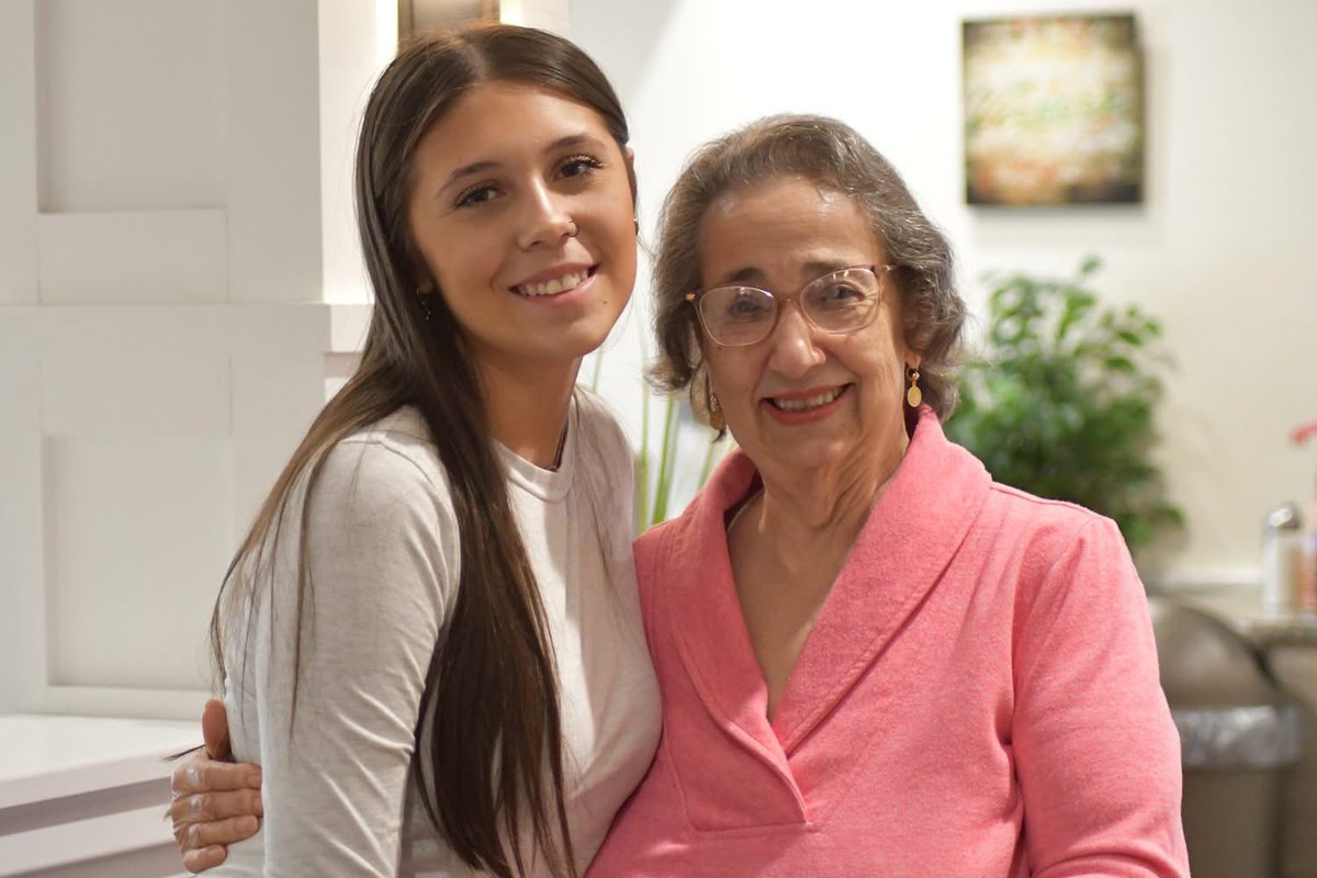 myLSPS's tweet image. 💬 .@LSHSShorian students recently visited American House, sitting down with senior residents to hear life stories, share conversations, and gather advice that only experience can teach. This meaningful partnership brought generations together: facebook.com/share/p/1bMi9W…. #myLSPS