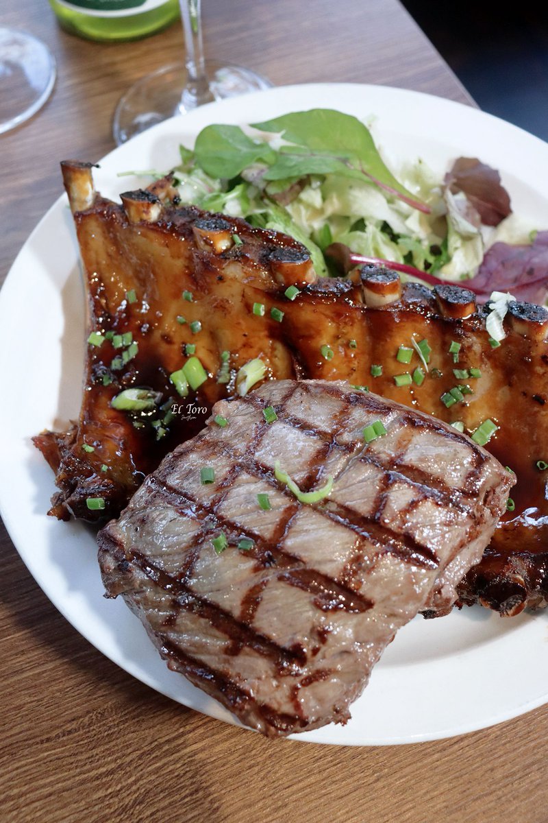 ElToroSouthsea's tweet image. Celebrate the everyday with our signature combinations! Experience the duo of flavours featuring a succulent, perfectly grilled Argentinian #rump #steak paired with our famously tender, fall-off-the-bone BBQ #ribs. Come treat yourself to this mouth-watering feast today! 🥩🍖