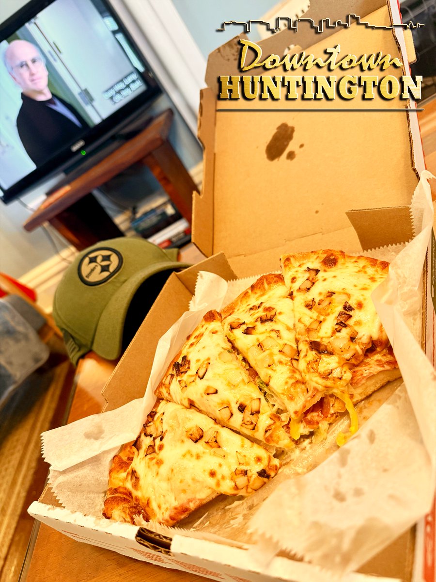 DowntownHWV's tweet image. Lunch from Gino's on 10th Street. First time trying the Italian Pubwich. This thing is insanely big and insanely delicious. 

#EatLocal // #HuntingtonWV