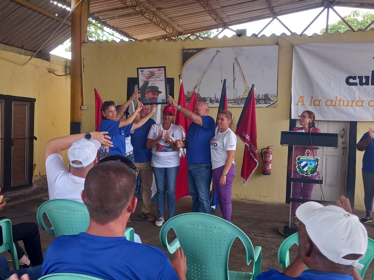 CubizaCav's tweet photo. Se otorga la condicion de Vanguardia Nacional por tercer año consecutivo a nuestra UEB Cubiza Ciego de Avila. Muchas Felicidades a todos nuestros trabajadores.
#LatirAvileño 
#CubizaCav https://t.co/nEOjnkVs7N