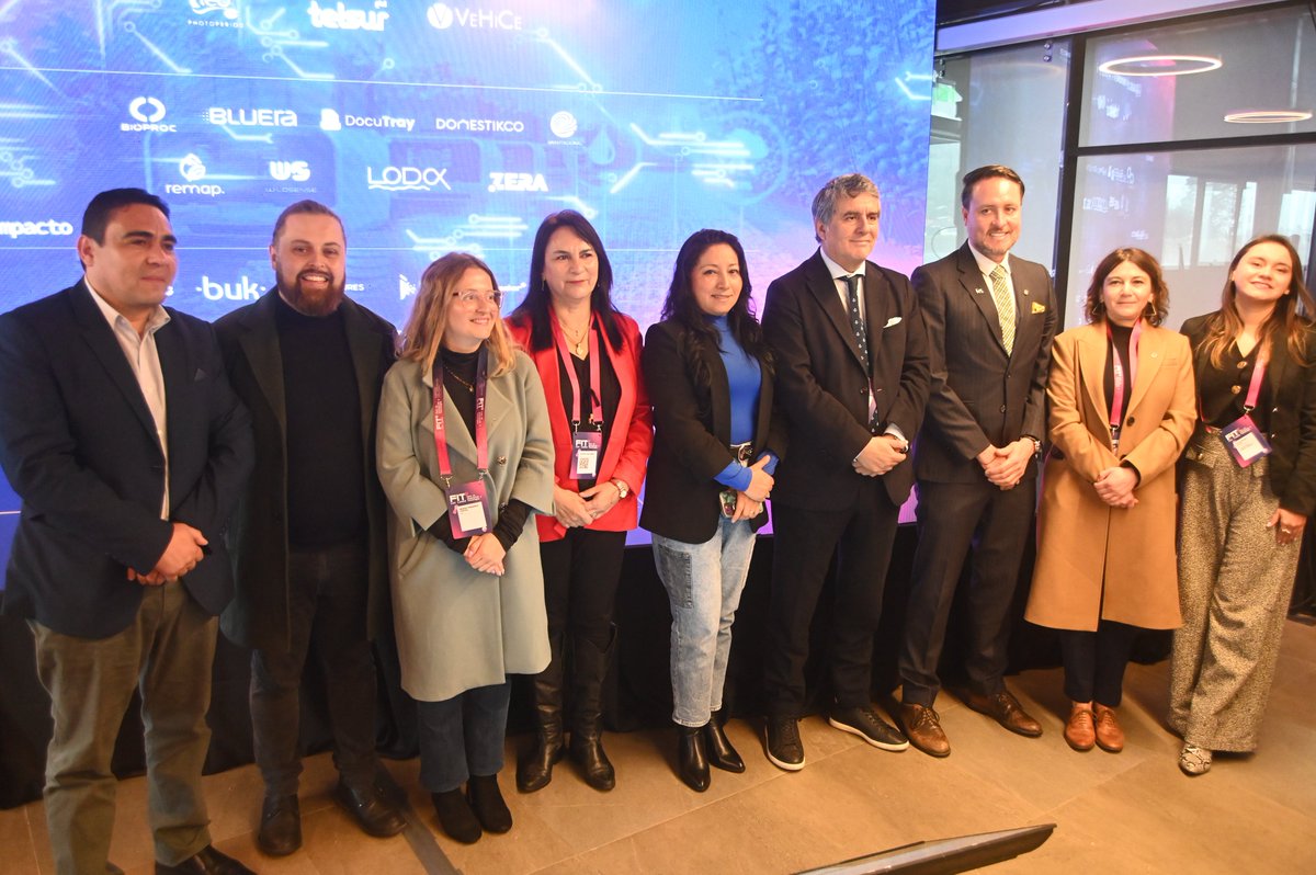 GoreLosLagos's tweet photo. Como @GoreLosLagos, junto al gobernador @ale_santanat y representantes del @core_los_lagos, participamos en el #fitloslagos, impulsando innovación, articulación y desarrollo sostenible desde la región. 🚀 https://t.co/FFZaU83AIQ