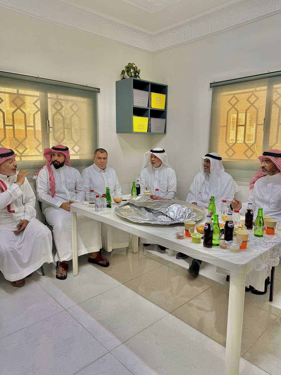 SanedSocial's tweet photo. احتفت جمعية ساند بالأستاذ عمرو تقديرًا لعطائه وجهوده المميزة وبصمته الجميلة خلال مسيرته مع الجمعية، بحضور عدد من منسوبيها.

مع خالص الأمنيات له بدوام النجاح والتوفيق في خطواته القادمة.

#ساند_لنساند https://t.co/AuW2zUS7zY