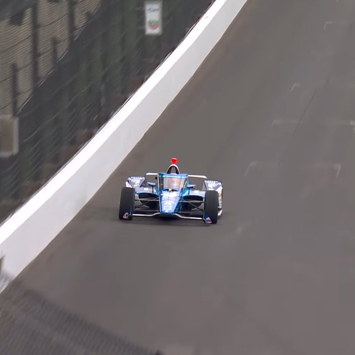 mrdemmendaal's tweet image. Rustig begin voor @rinusveekay op IMS: de eerste basis leggen, alles nalopen en vleugelsettings controleren.

Het echte werk begint straks vanaf 20.00 pas, dus P17 op de tijdlijst betekent voorlopig helemaal niks, behalve dan dat de #76 werkt 😅 #Indy500 #INDYCAR