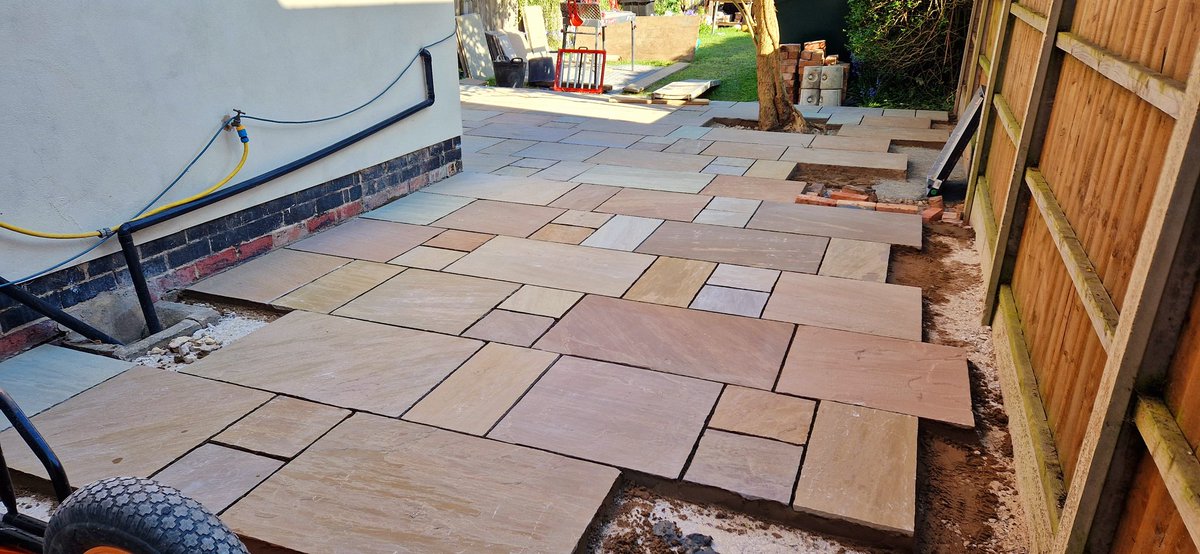 GandJLandscapes's tweet photo. More sandstone today π Excellent team work again πͺ #Nottingham #Mapperley #creatingyourperfectspace https://t.co/ACv8ewCRCD https://t.co/6p0tuwsmo1 https://t.co/Ika8yrcNSy