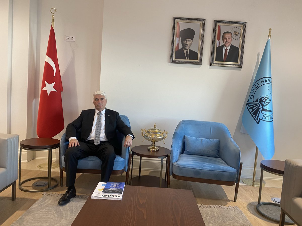 KilincZeki's tweet photo. Ne yazık ki ; İstesek de istemezsek de bir ayağımız Ankara’dan eksik olmuyor.  

Cumhurbaşkanlığı Millet Kütüphanesinde yazmış olduğumuz kitapları görmekten mutlu olduk. 

Zeki KILINÇ ‘“Şahitlerin Dilinden Şehitlerimiz”
Meltem KILINÇ “Her Şehit Bir Yıldızdır”
@15Temmuz_Der https://t.co/a60wR9UqDb
