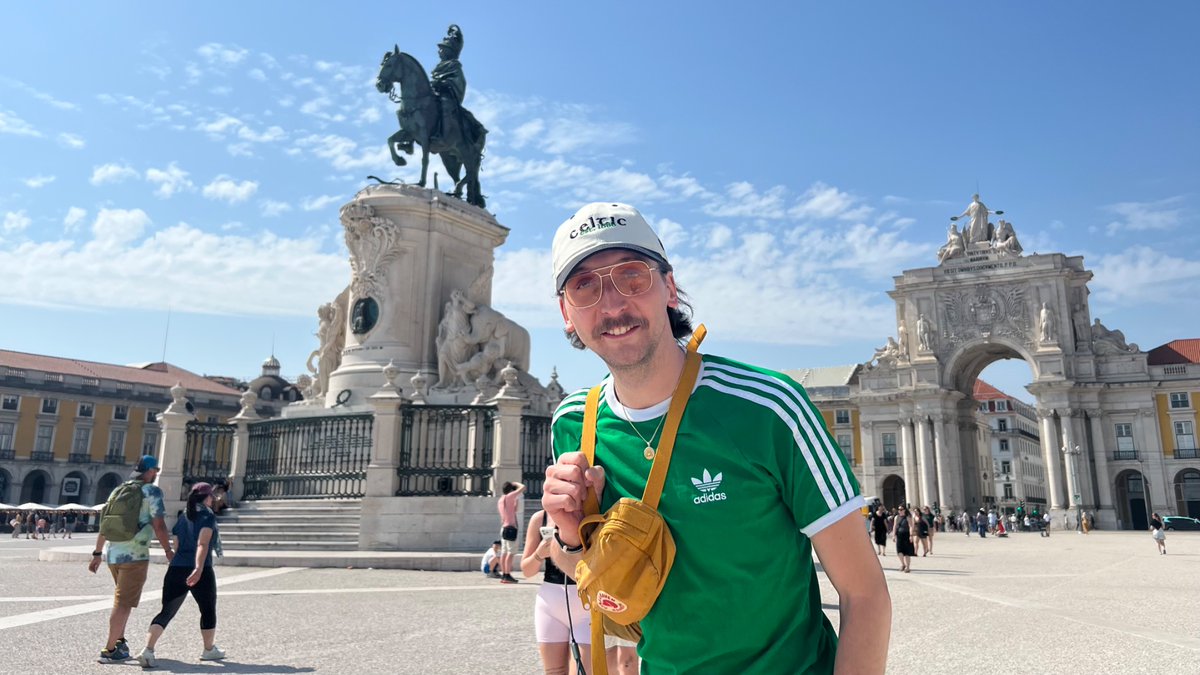 FearghasKelly's tweet photo. .@RickSteves superfan still loving life https://t.co/q59QjE0siW