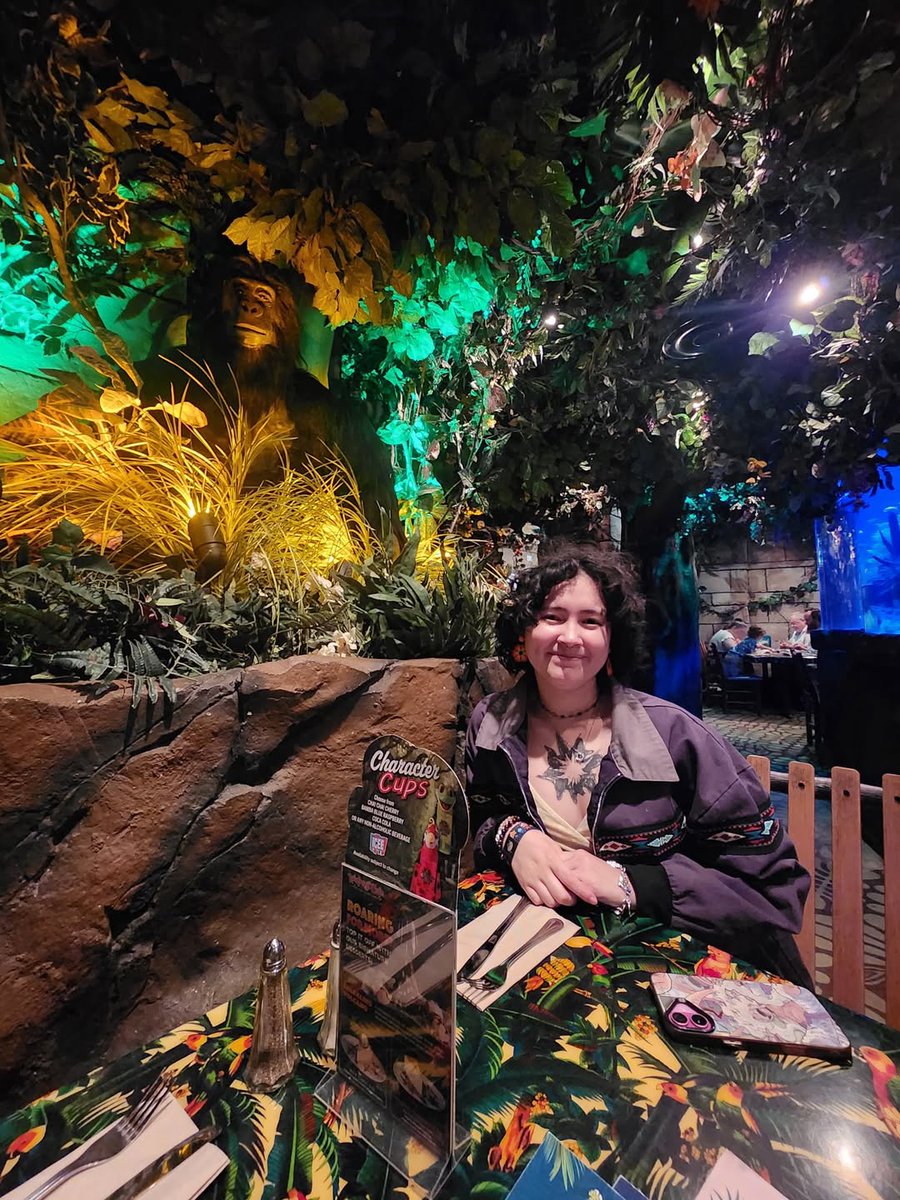 Rainforest Cafe tweet media